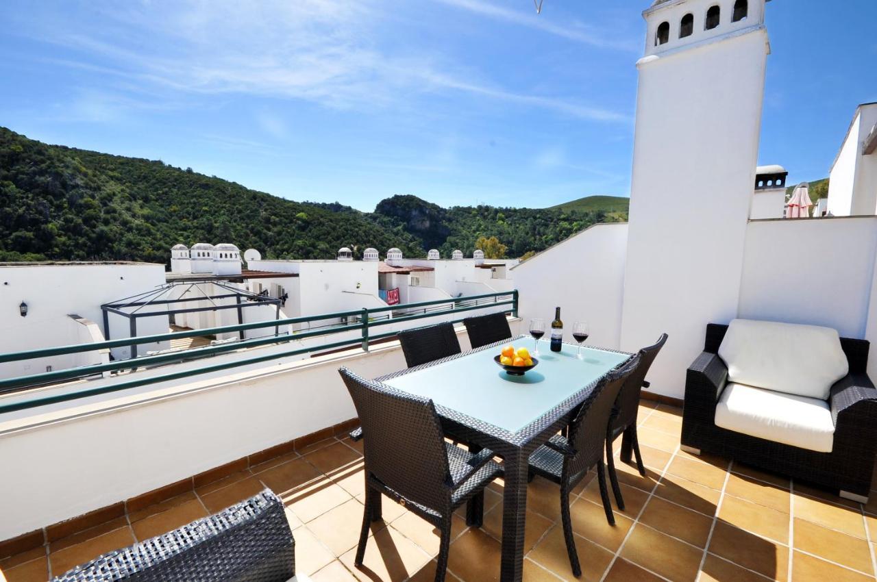 3 Bedroom Townhouse Benahavis Village ภายนอก รูปภาพ